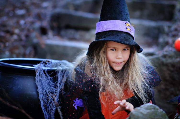 <font color='red'>女巫</font>的小男孩叫什么名字 与<font color='red'>女巫</font>有关的名字